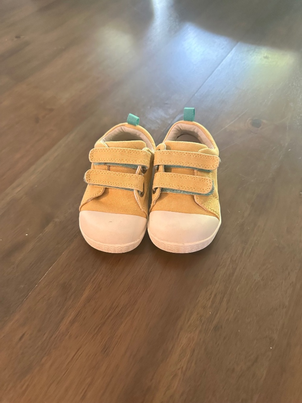 Yellow ten little shoes size 7